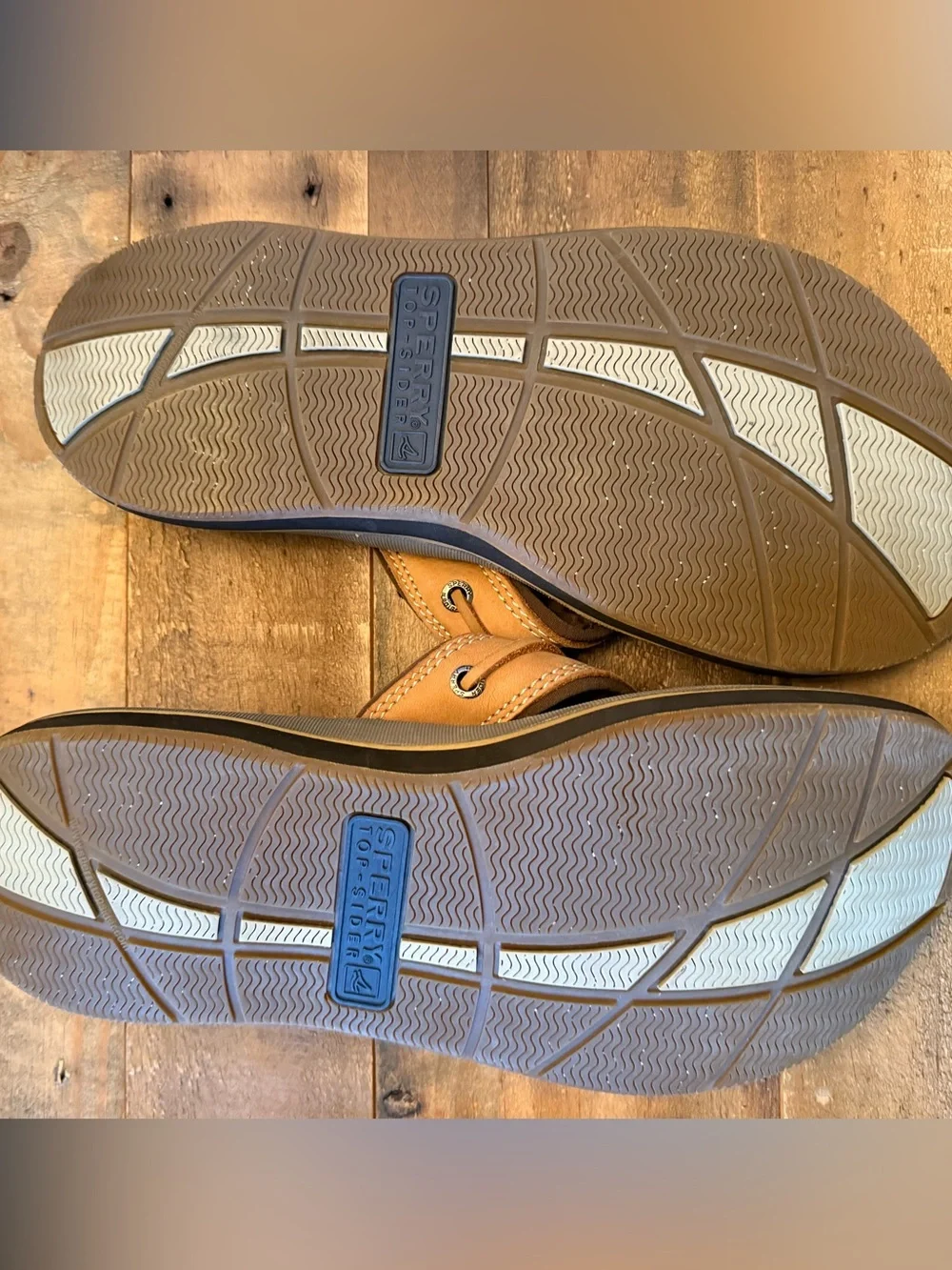 Sperry Tan Leather Thong Sandals with Gray Footbed